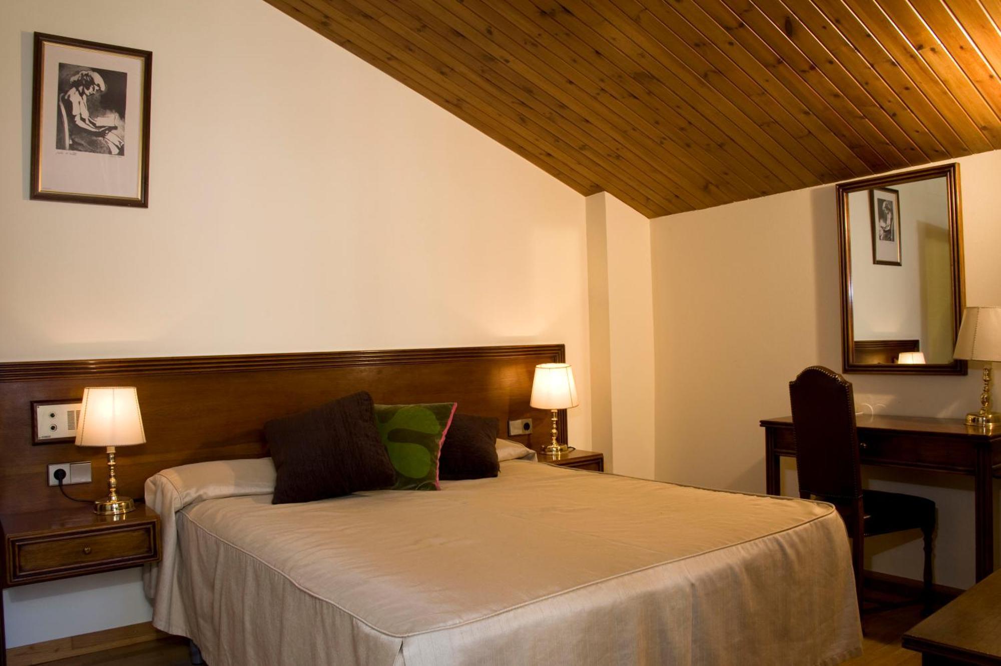 Hotel Santa Barbara De La Vall D'Ordino Pokoj fotografie